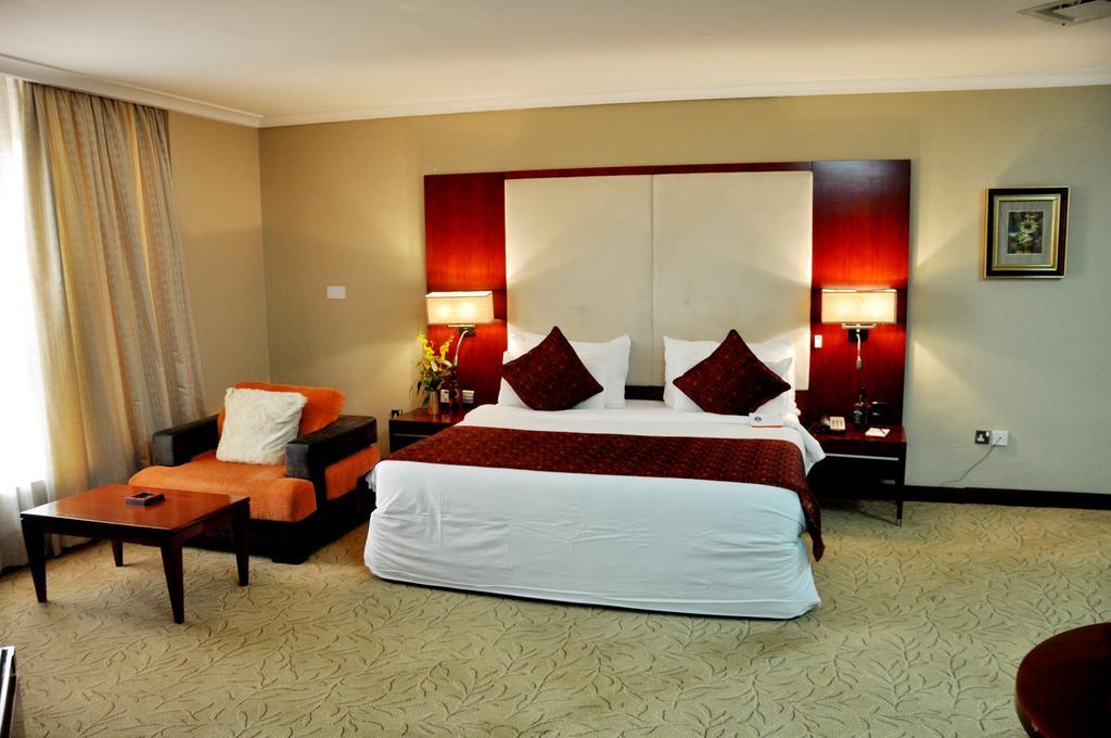 Chelsea Hotel Abuja Habitación foto