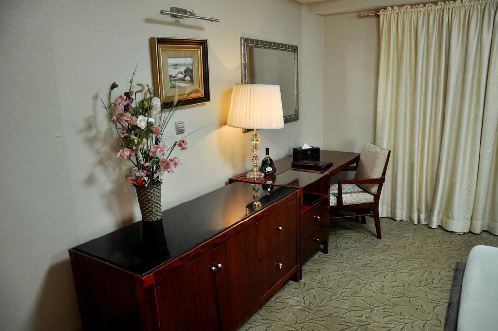 Chelsea Hotel Abuja Habitación foto