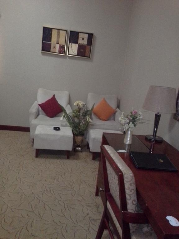 Chelsea Hotel Abuja Habitación foto